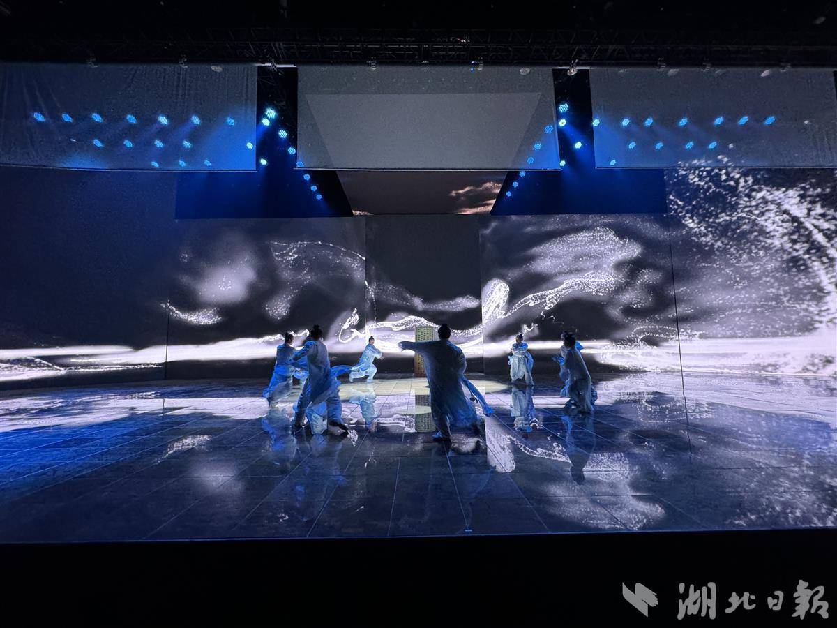湖北省人工智能技术展示展演：科技赋能让文艺之花更加绚烂 - 湖北日报新闻客户端