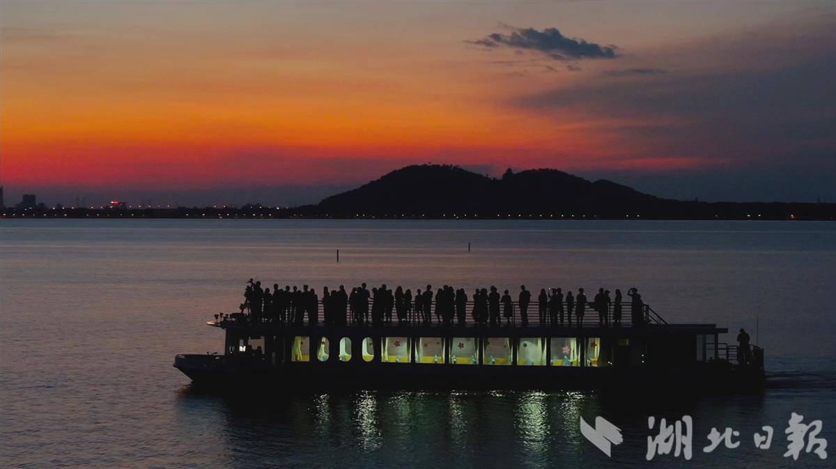 东湖游船凌波追光日出航线.png