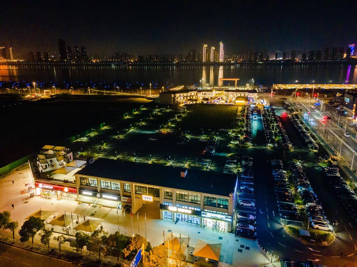 杨泗港都市T台停车场 (1).jpg