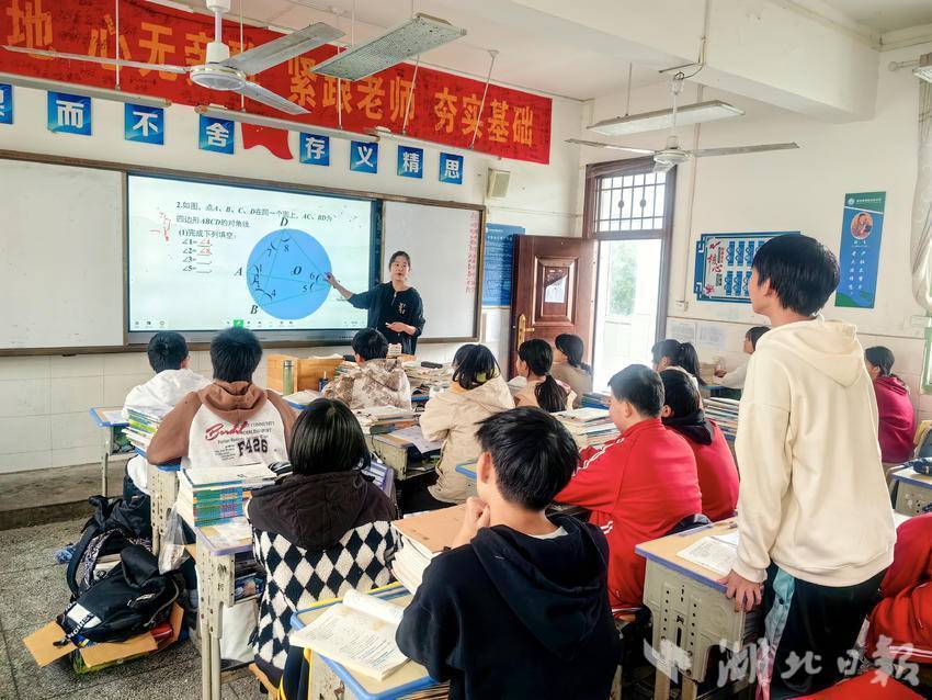 少见新洲区这所农村中学学生回流