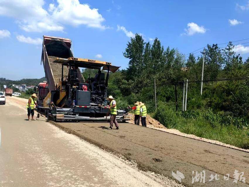 烈日下的坚守｜致敬高温下的公路守护者.doc