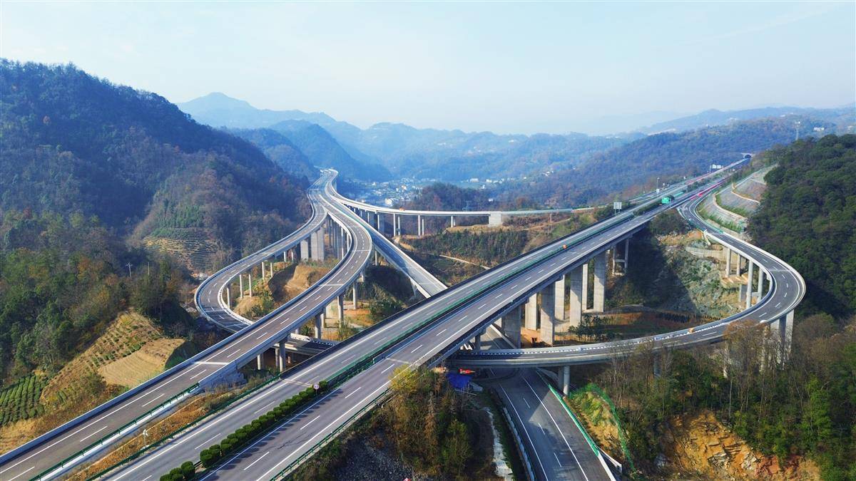 呼北高速鄂湘界段全福河互通。.jpg