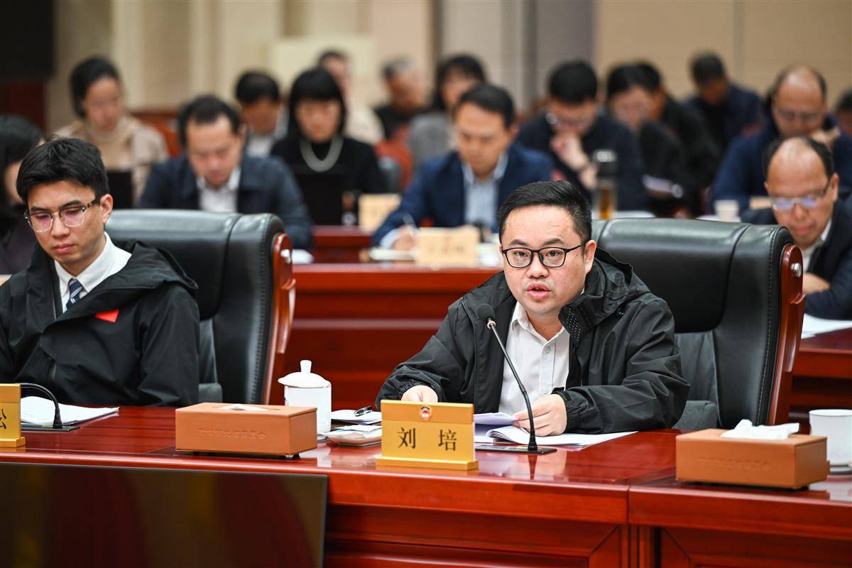 刘培.jpg