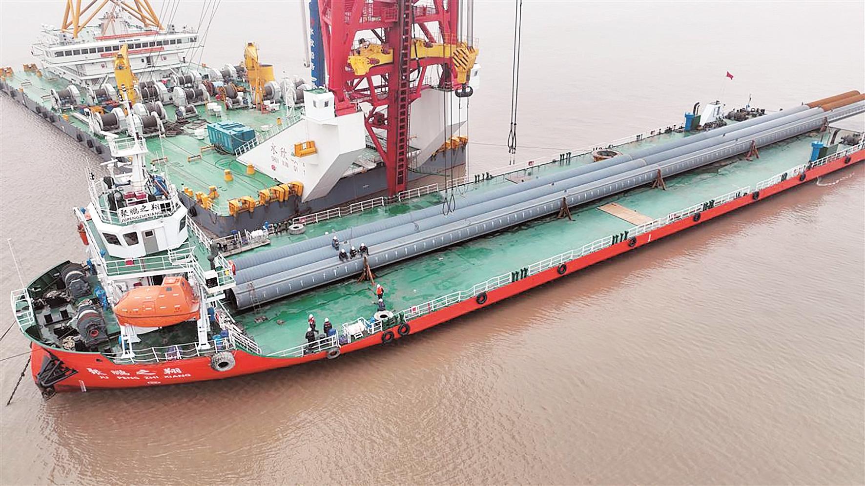 海湾之中定神针 杭州湾跨海高铁大桥首桩沉放 - 湖北日报新闻客户端