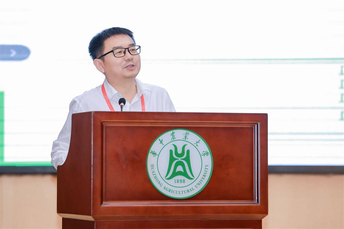 严建兵.JPG 严建兵.JPG