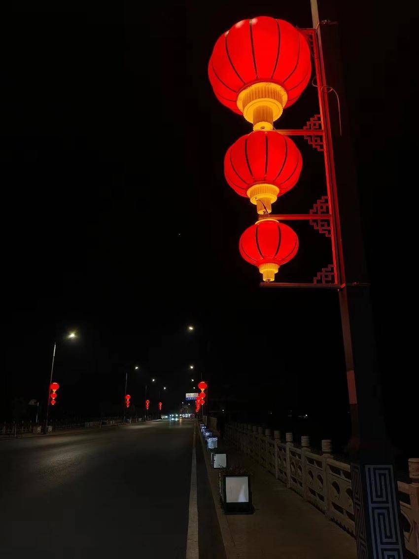 安陆市大红灯笼高高挂喜气洋洋迎新春