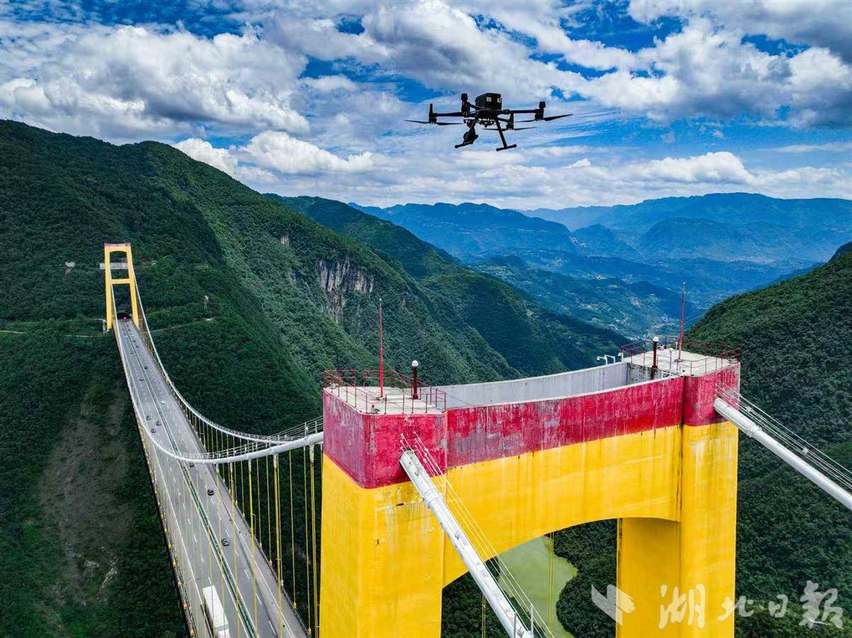 加快布局低空经济产业，运用“桥梁无人机智能检测系统”对主塔进行病害检测-吴迪.jpg