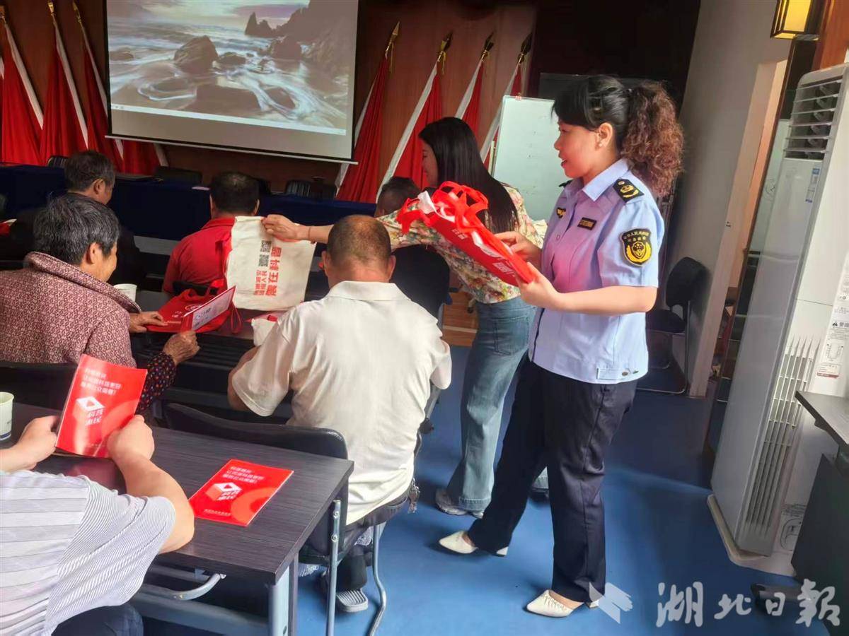 黄冈512.jpg