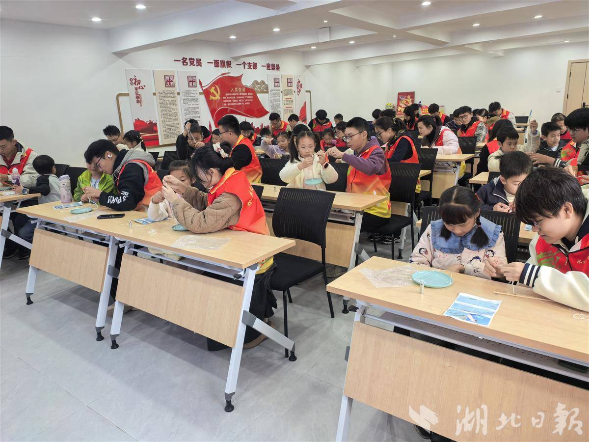 给我一个支点！”社区青少年沉浸式解锁杠杆原理- 湖北日报新闻客户端