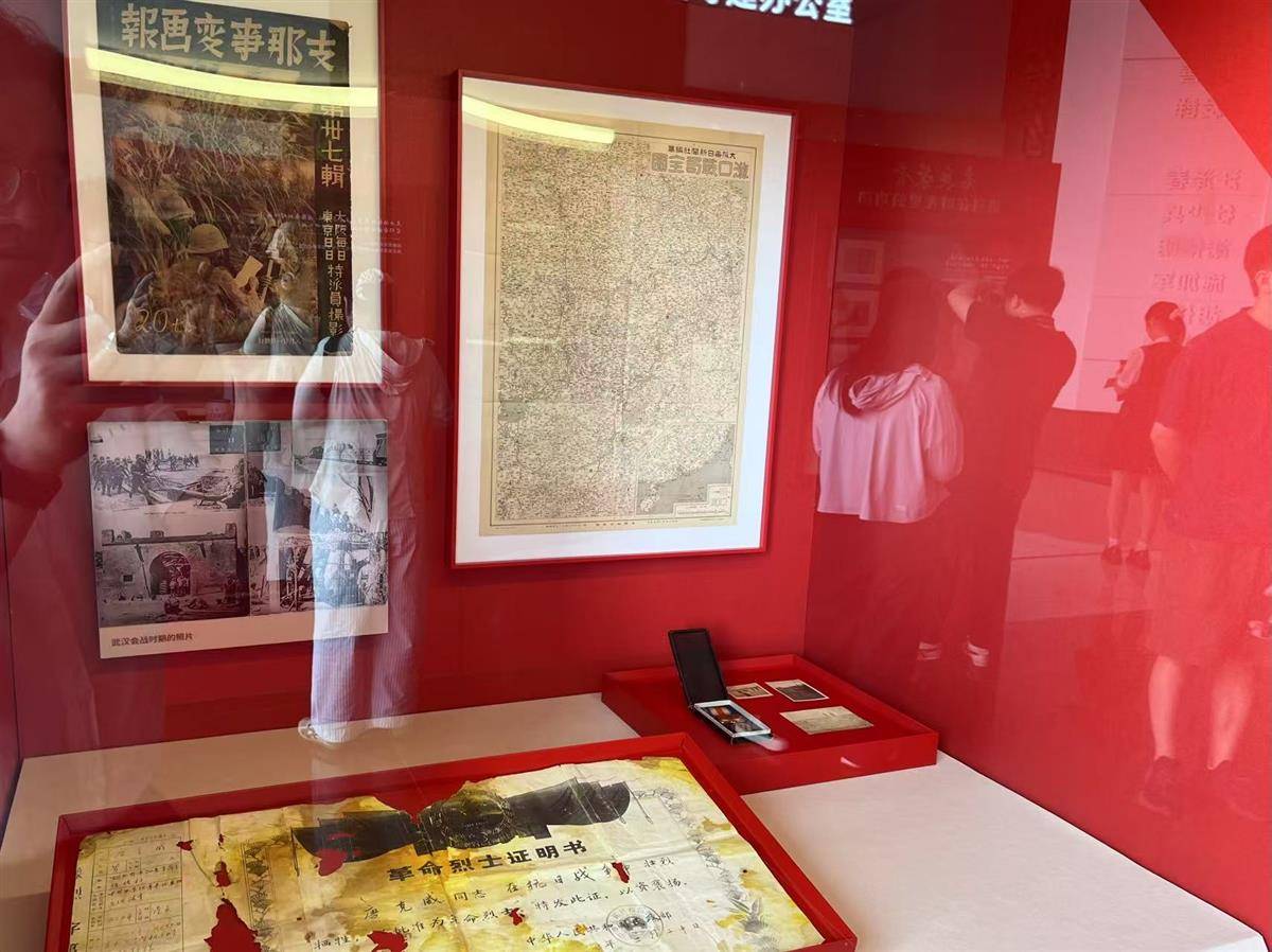 红8.jpg