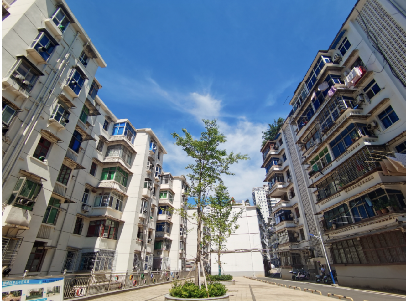 鄂城区多个老旧小区焕新颜