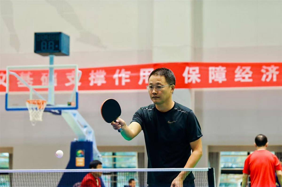 乒乓球比赛通讯（修改）(2).doc