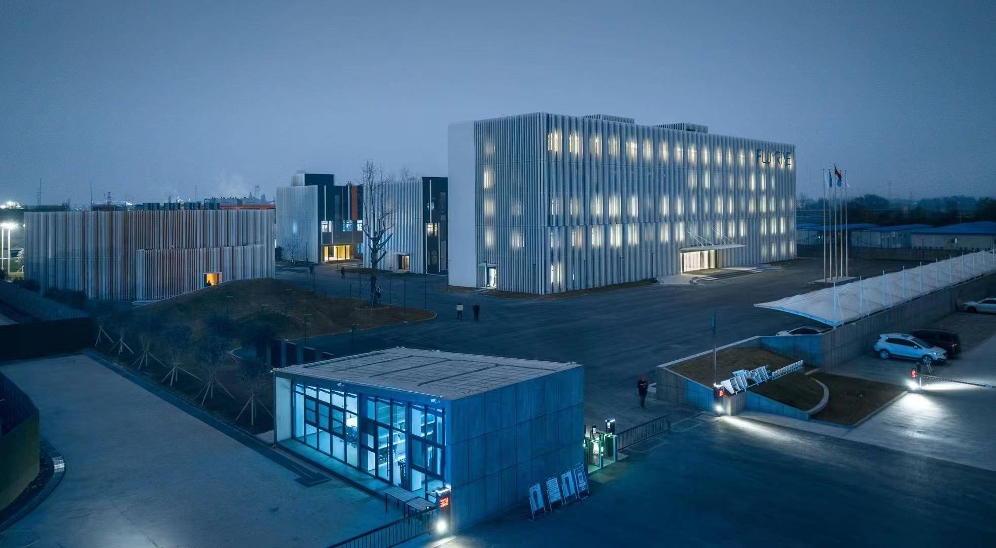 全球最大的PVDF 生产基地和华中地区最大的锂电池材料产业基地-孚诺林，正在加紧生产，满负荷运行.jpg