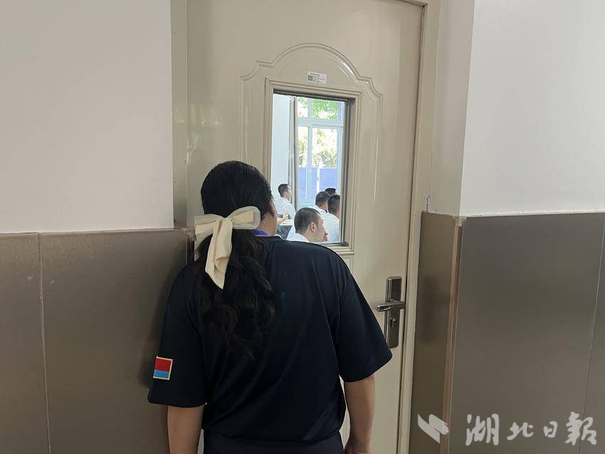 2、教师.jpg