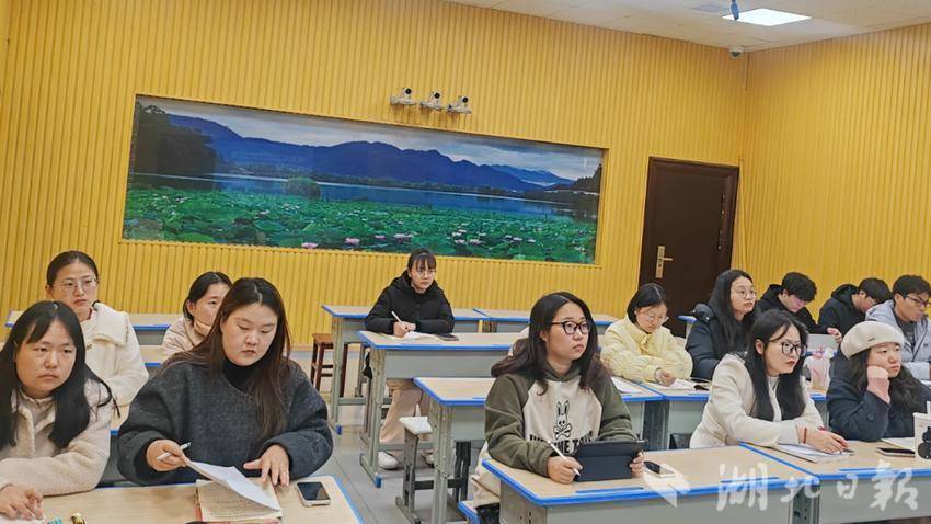 汉川一中举办青年教师教科研培训会