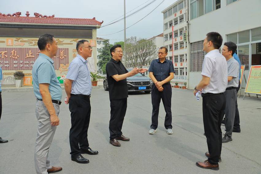 南漳县领导视察中考考点,多举措保障考生舒适应考