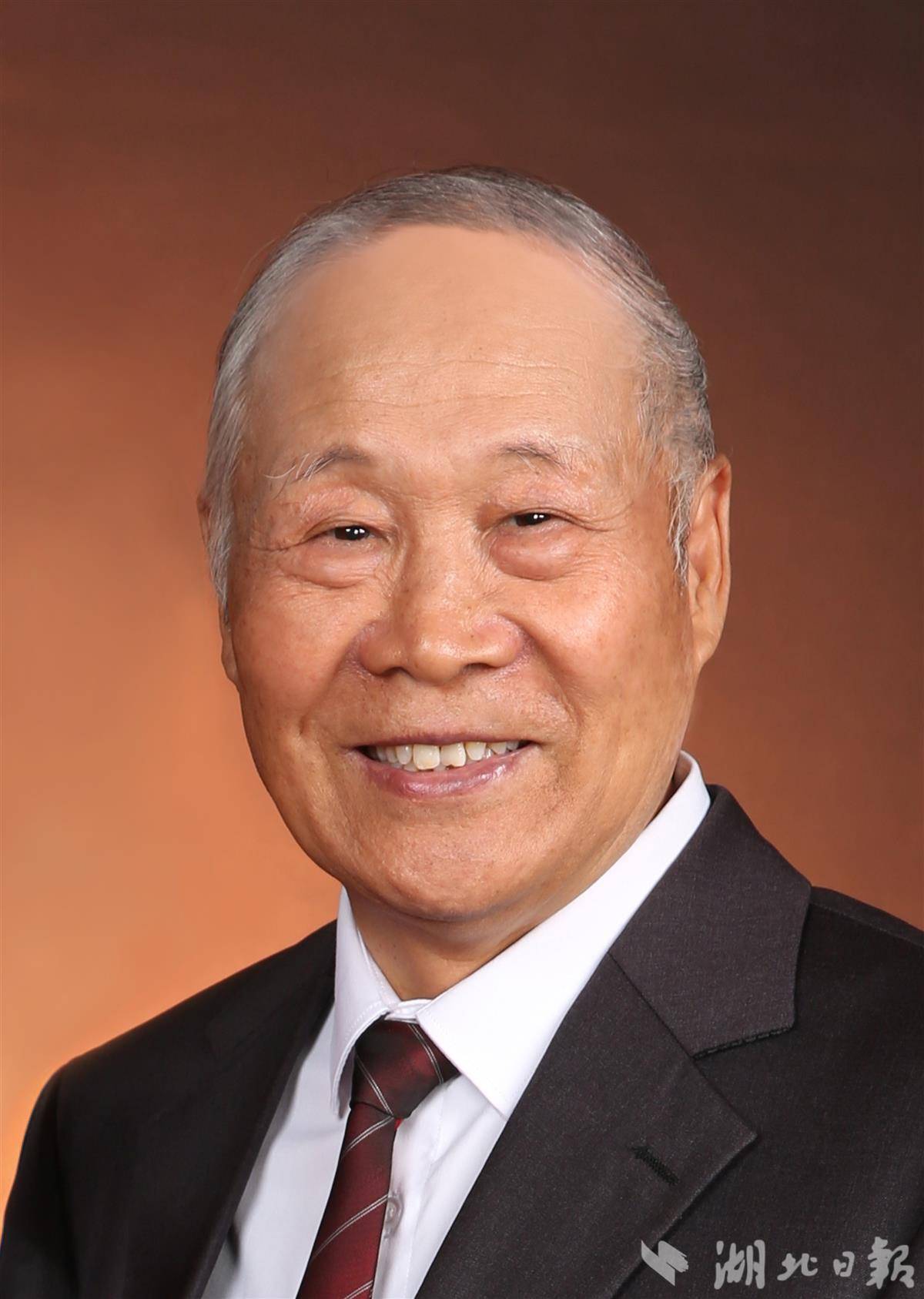 栗龙池照片.jpg