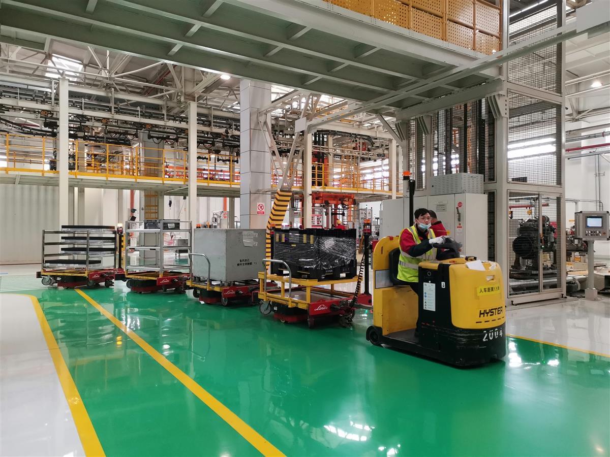 在花园工厂干活是一种怎样的体验记者带你看新鲜