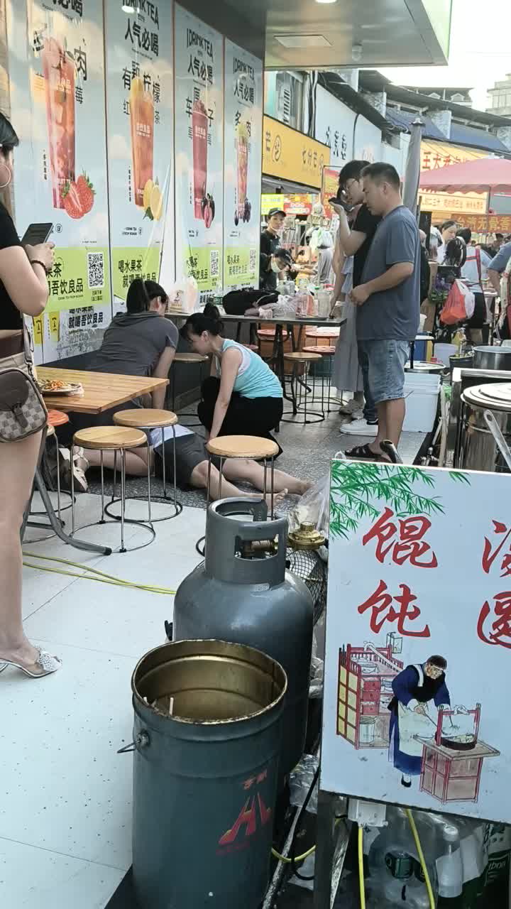 生死四分钟！一男子餐馆内突然倒地，幸亏她在……