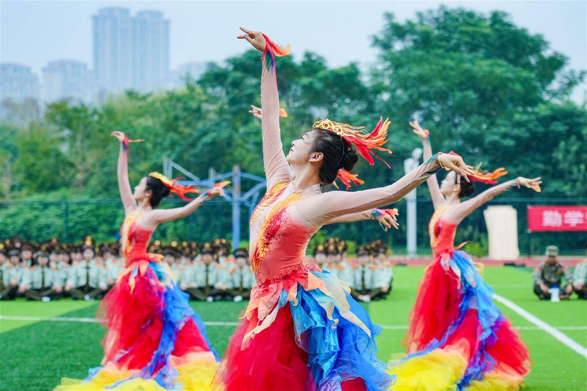 图为“凤凰舞”表演  摄影：刘皓辰 (2).jpg