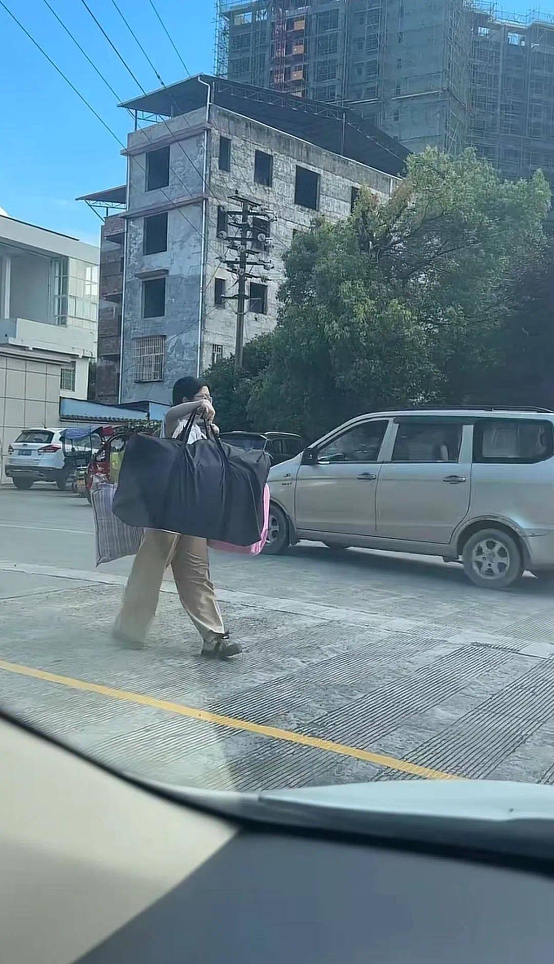 女孩.png