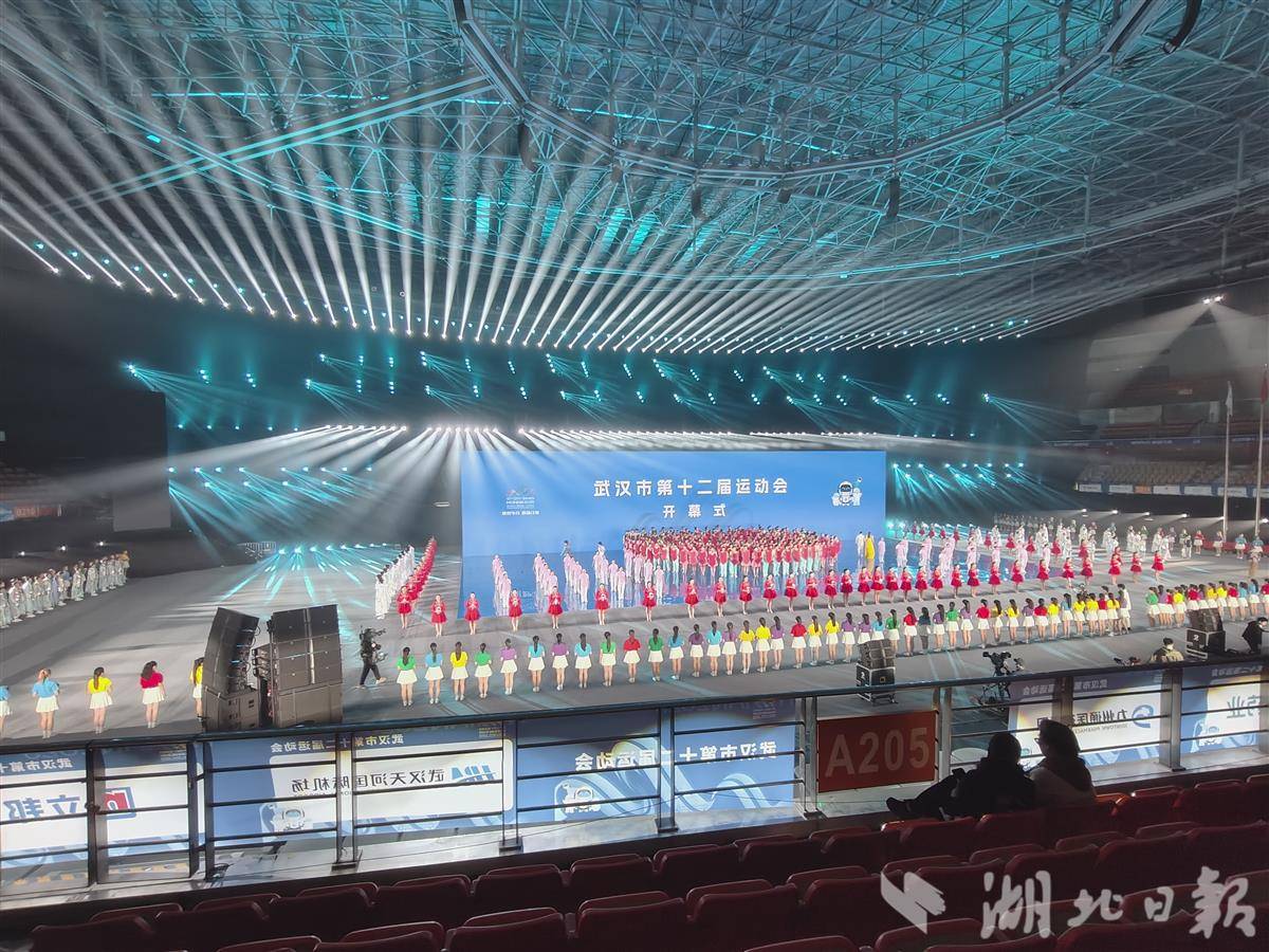 002 10月23日晚全流程彩排现场。 湖北日报全媒记者 汪洋 摄.jpg 002 10月23日晚全流程彩排现场。 湖北日报全媒记者 汪洋 摄.jpg