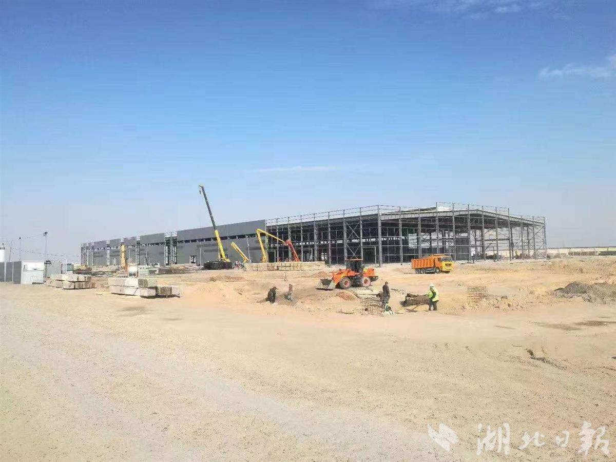 建设中的工厂实景图