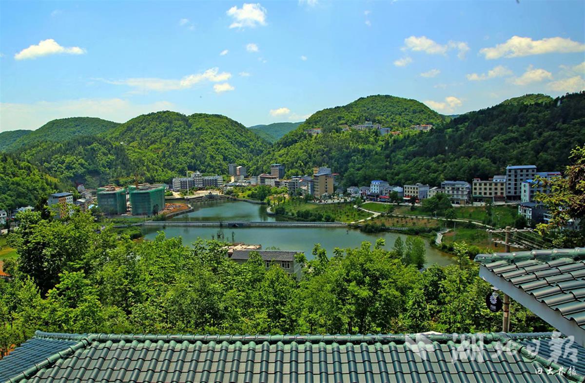 建始花坪一三产业融合发展果农转型拓宽致富路