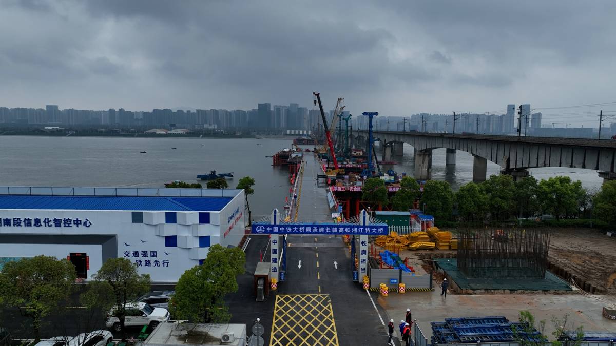 序列 01.00_00_28_59.Still004.jpg