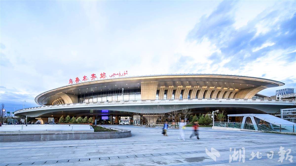 hb1021乌鲁木齐站02.jpg