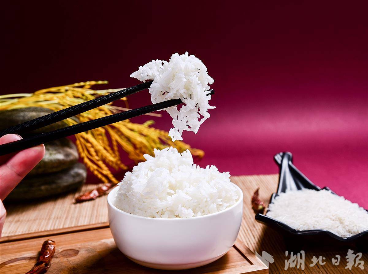 香喷喷的瓦仓大米米饭。