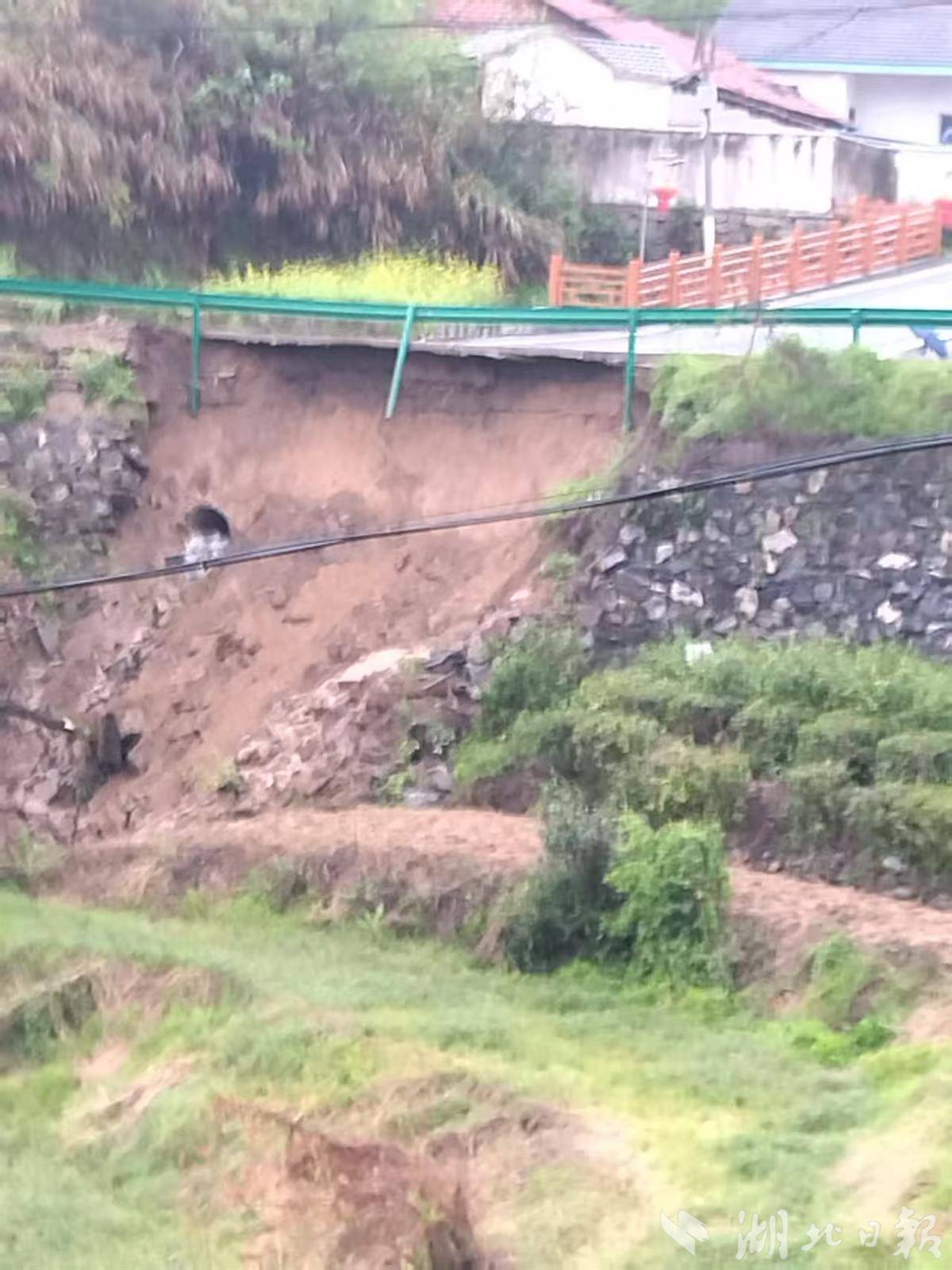 b4e89793297119a0d20868a8a9140a90.jpg b4e89793297119a0d20868a8a9140a90.jpg