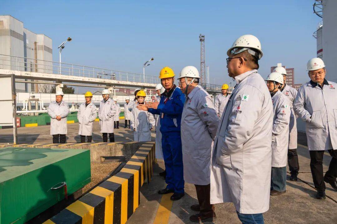 dfed49bbdc7261355e43c6a784af54ab.jpg dfed49bbdc7261355e43c6a784af54ab.jpg