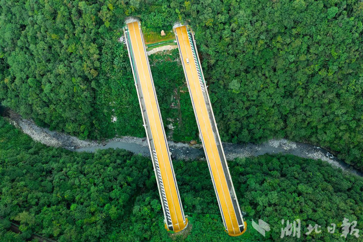 呼北高速鄂湘界段南河大桥.jpg 呼北高速鄂湘界段南河大桥.jpg