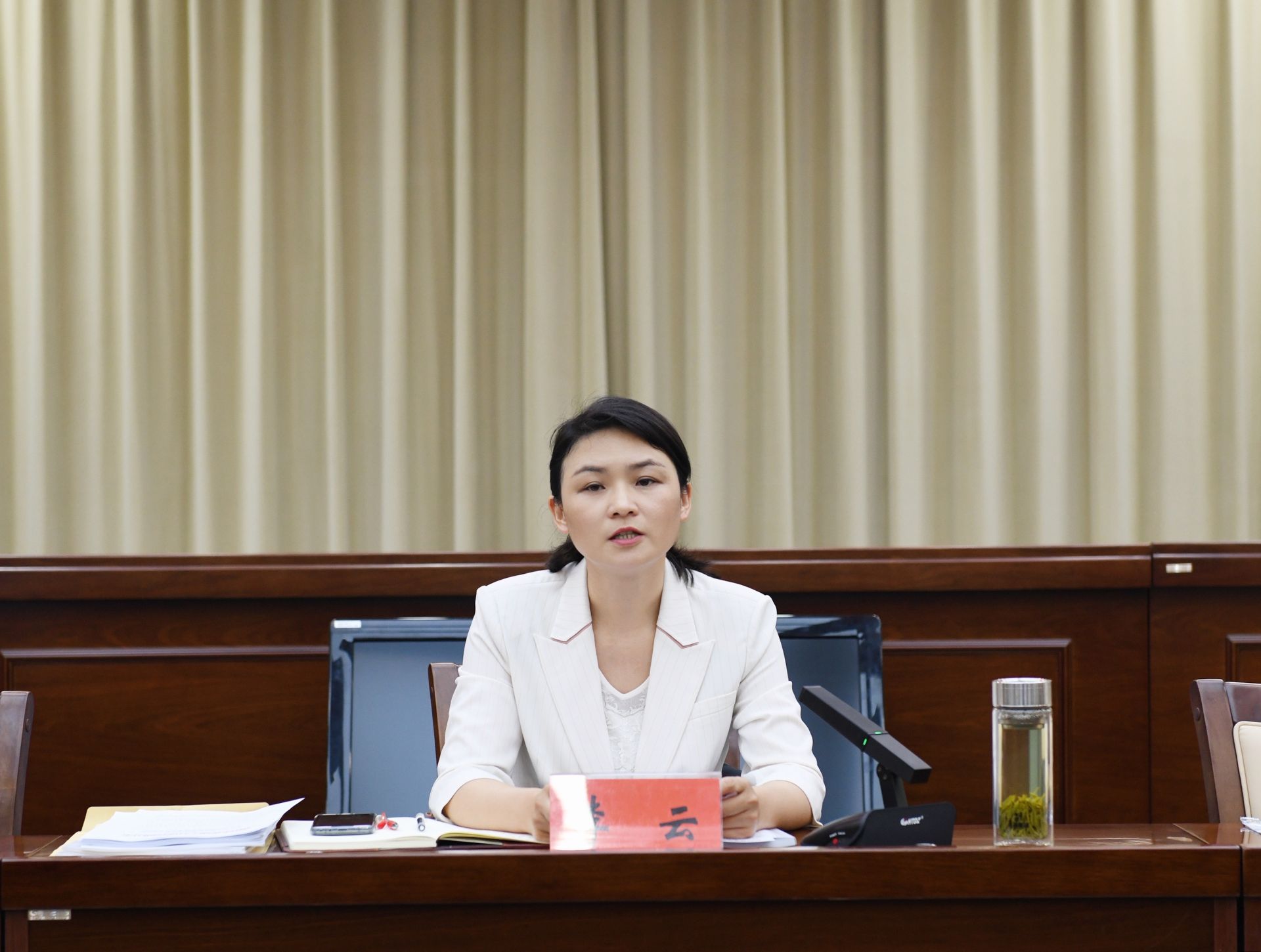 李云主持召开区政府党组中心组学习暨第七次常务会议