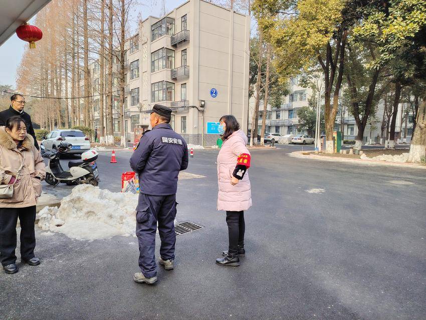 王府口社区：深入开展安全巡查 确保居民安全过节 - 湖北日报新闻客户端