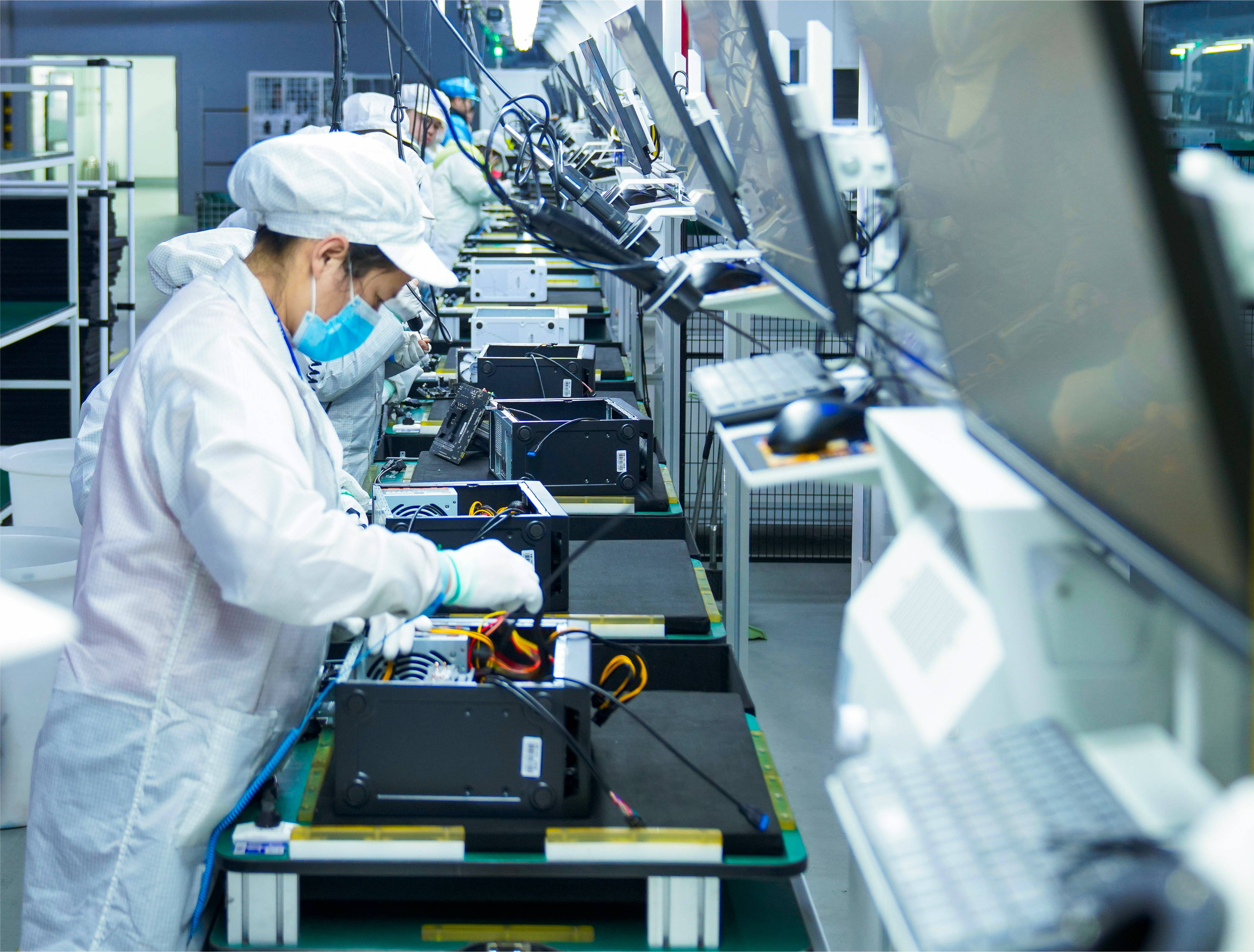 今年春节期间，受国补政策和新品系列显卡上市的双重影响，攀升科技电脑销售呈现强劲增势，特别是高端电脑品类成为市场新宠。（攀升电脑供图）
