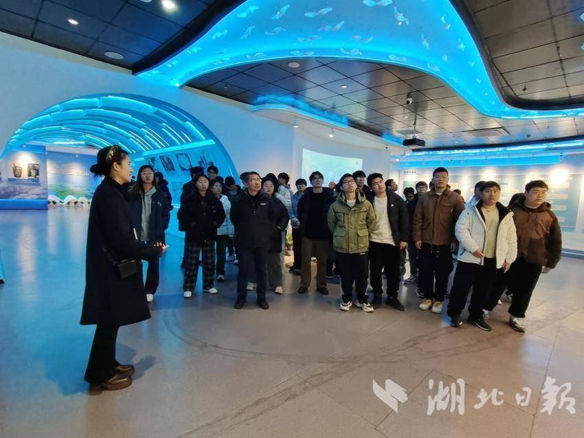 武大学子探寻丹江口生态与经济共生密码.docx