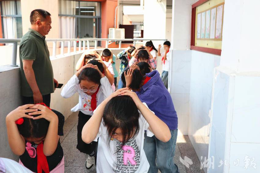 恩施市逸夫小学:多措并举构建校园安全防护网