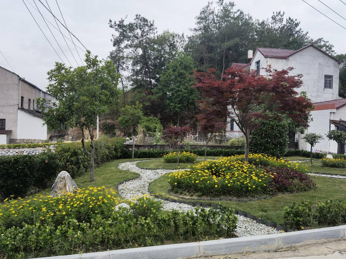 英山老鹳冲村打造秀美村庄