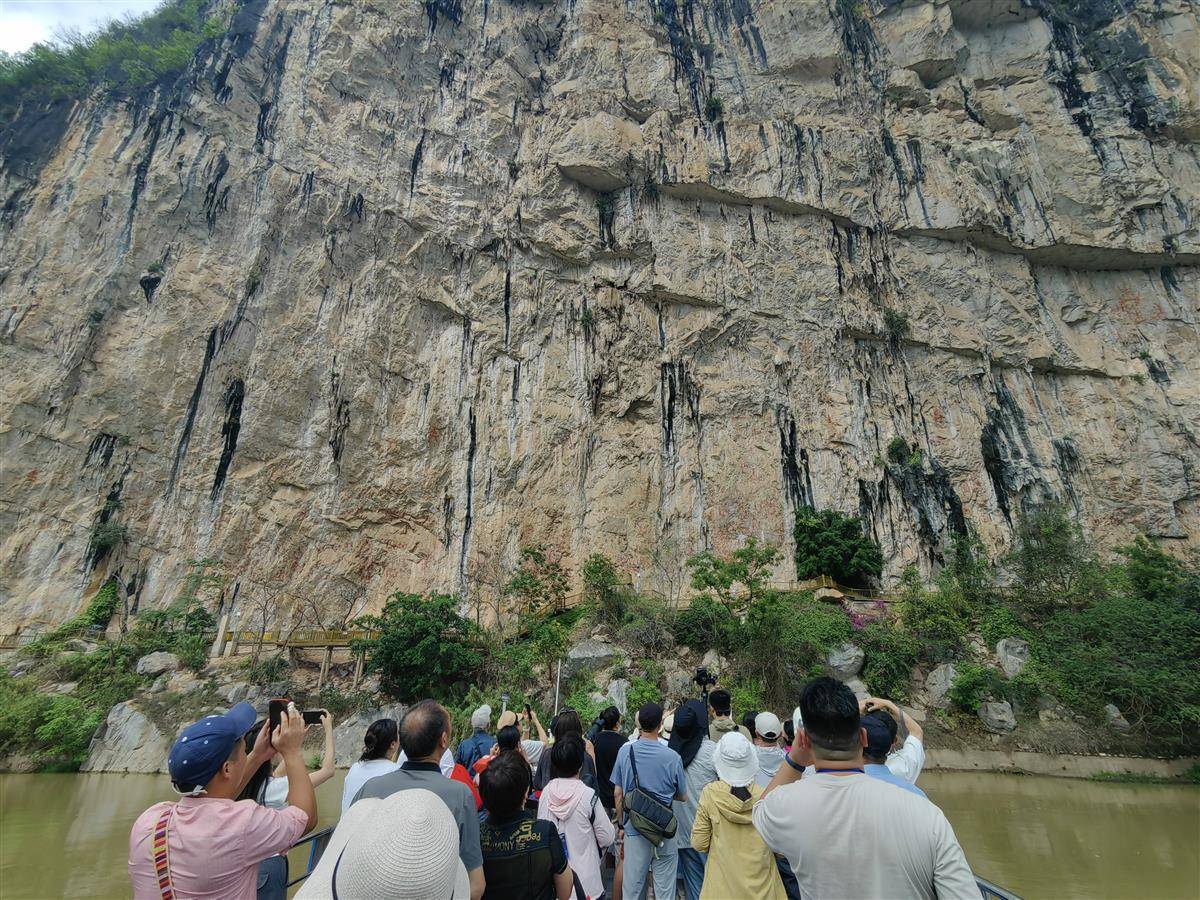 通讯员黄维业摄