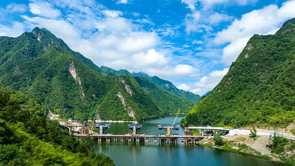 湖北谷城赵湾乡渔坪山水美景写真
