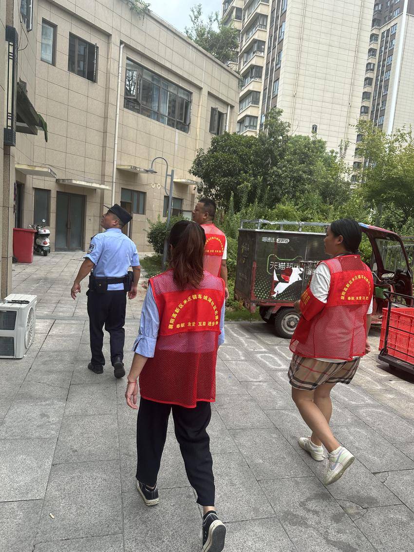 车城湖社区治安巡逻在行动