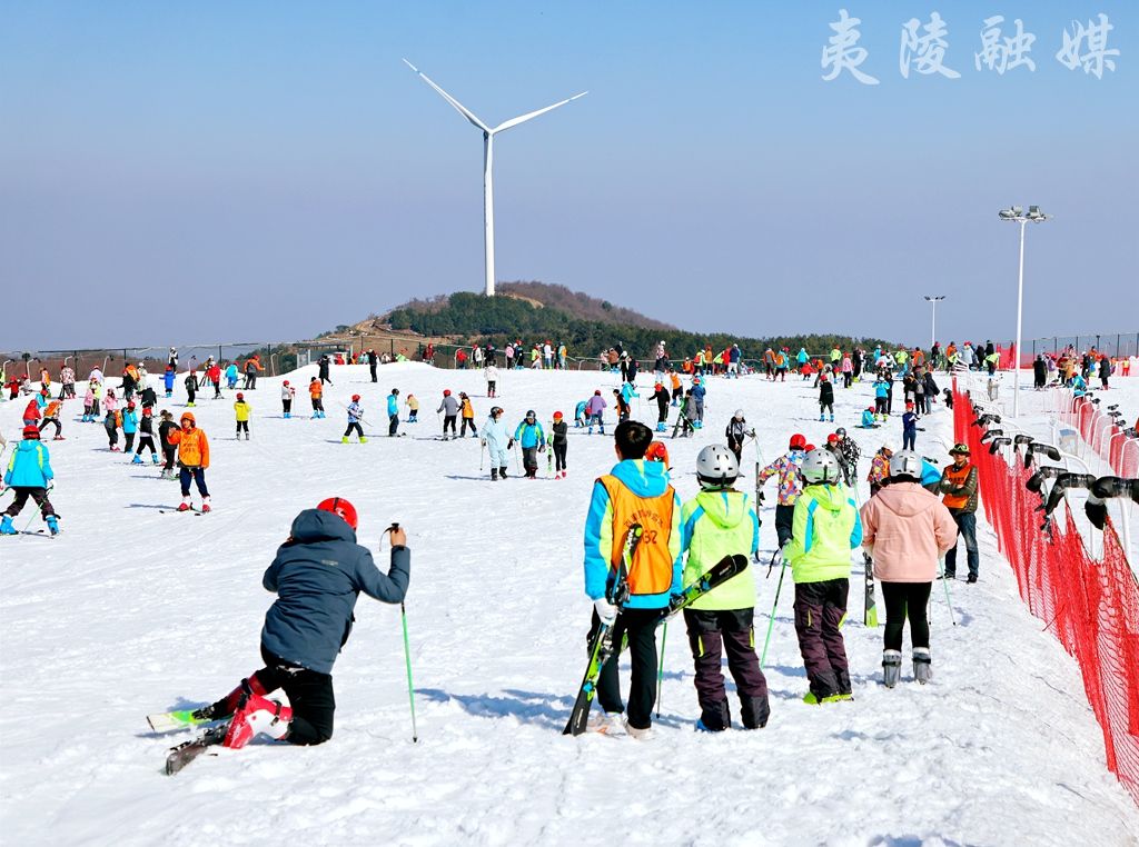 百里荒滑雪场海拔图片