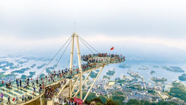 让流量变留量网红打卡点连珠成串游客在黄石天空之城花式表白