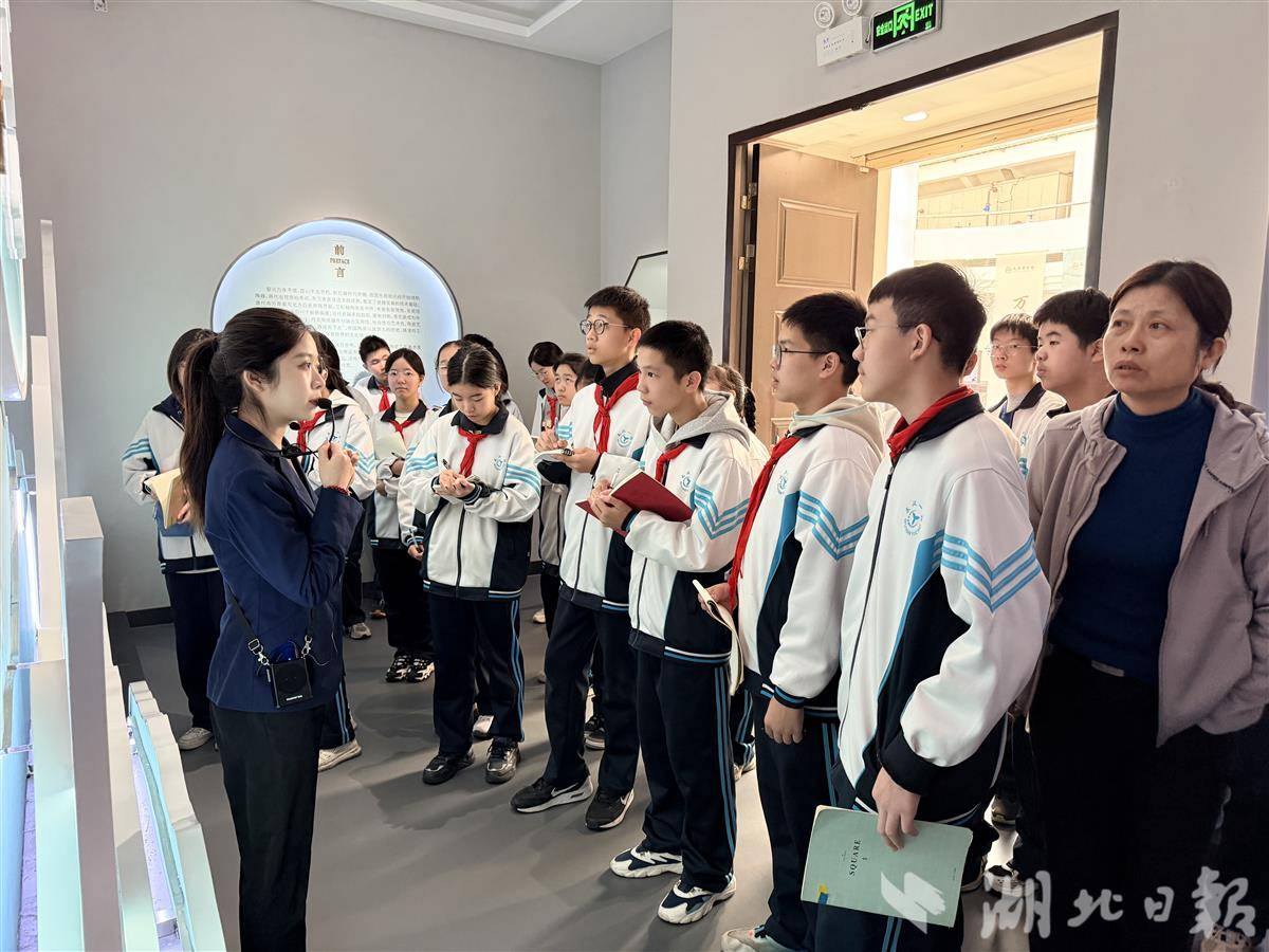 2馆 (3).JPG 2馆 (3).JPG