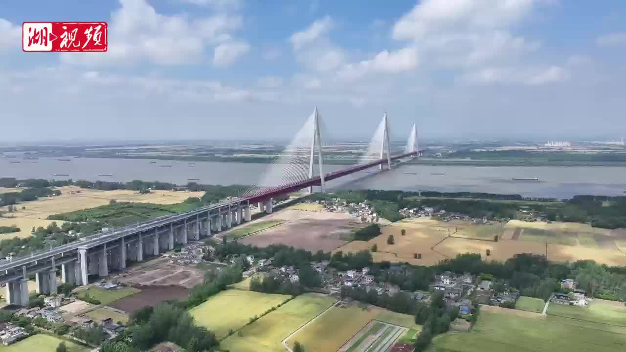 在鄂央企参建！马鞍山长江公铁大桥完成“刷黑”