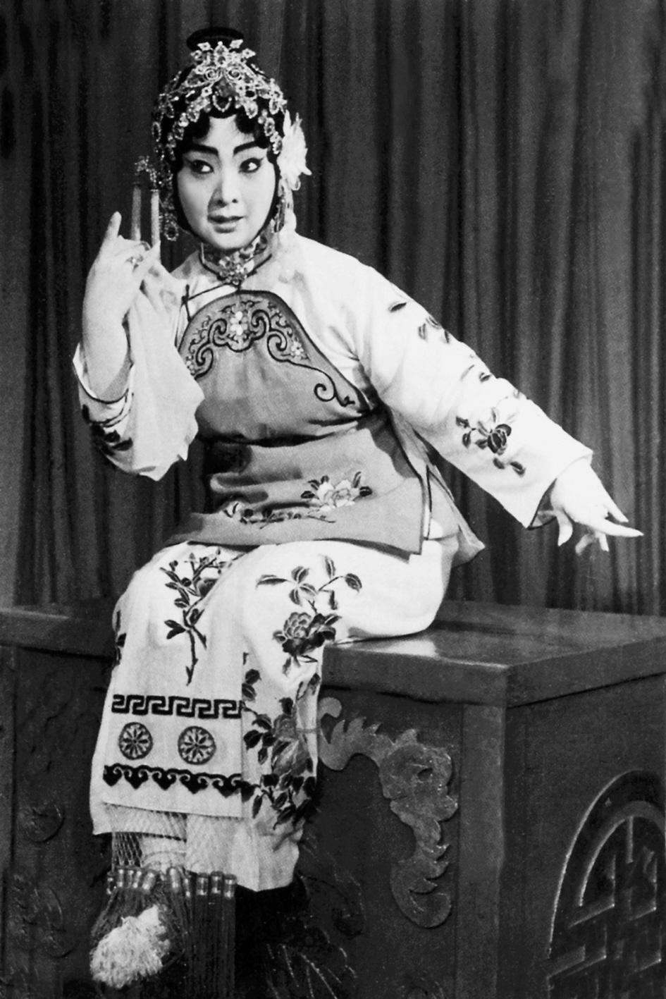 新编历史传奇汉剧《霓裳长歌》.