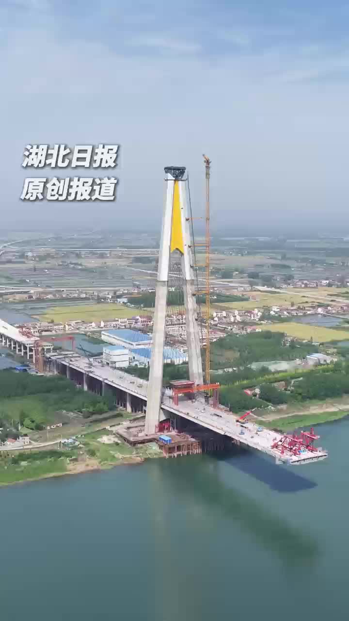“工地夫妻”视频硕士女儿：“这就是你爸妈干的大工程！”