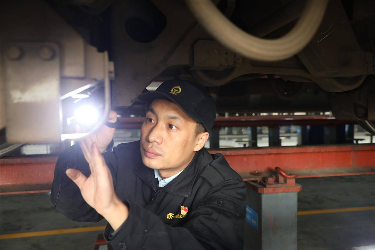 马耀锋工作照片 (2).JPG